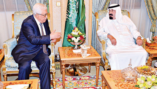 خلال اجتماع عقد في قصر الصفا في مكة المكرمة بحضور سمو النائب الثاني 