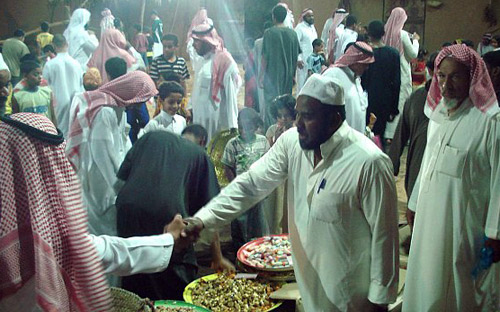 أحياء عنيزة تستعد لإقامة احتفالات العيد بعبق الماضي