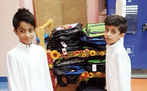 براعم نادي المسئولية الاجتماعية يزورون أطفال السرطان 