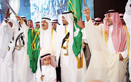الأمير خالد بن بندر: الاحتفالات جاءت والوطن يرفل بالأمن والاستقرار 