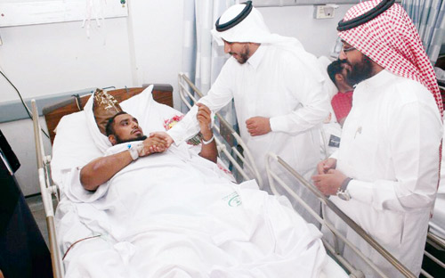 مستشفى الملك فهد بجازان يعايد مرضاه بمناسبة العيد 