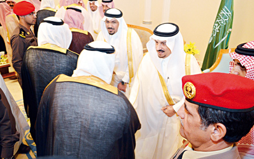 الأمير فيصل بن بندر يستقبل المحافظين ورؤساء المراكز بمنطقة القصيم 
