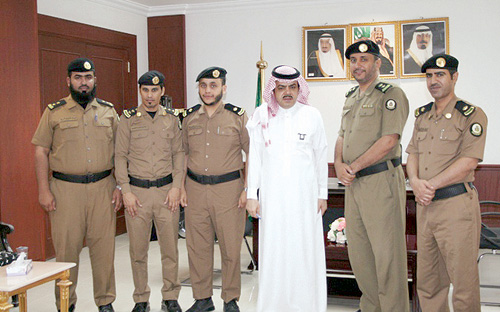 محافظ الرس المكلَّف يستقبل المهنئين بالعيد 