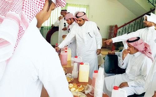الهلال الأحمر السعودي بحائل يقيم حفل معايدة لمنسوبيه 