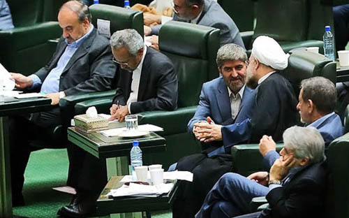 في أعقاب رفض ثلاثة وزراء من حكومة روحاني 