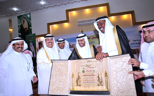 محافظ القريات يرعى حفل تكريم مدير جمرك الحديثة الأسبق