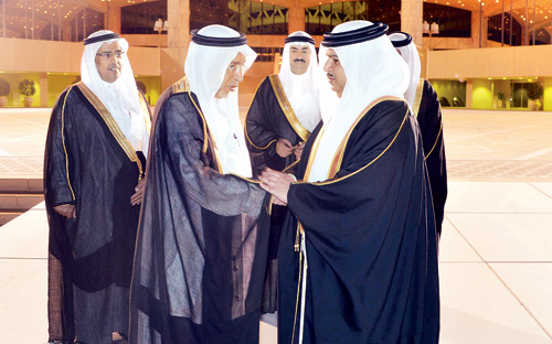 قدَّم واجب العزاء في وفاة الأمير مساعد بن عبد العزيز 