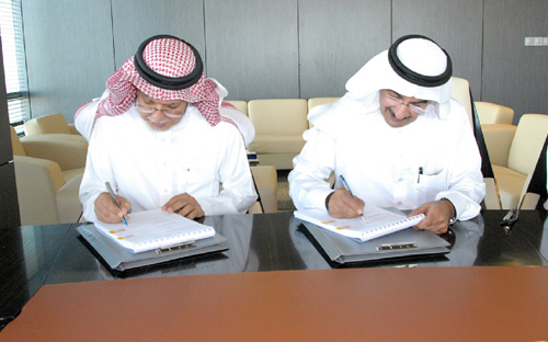 السعودية للكهرباء توقع عقدين لإنشاء وتوسعة محطتي تحويل 