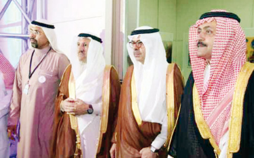 بحضور الأمير سعود بن محمد والبازعي 