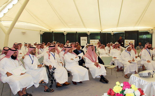 وزارة البلديات تعرض مشروع إعداد المعايير التخطيطية للخدمات العامة في التجمعات السكنية