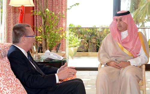 نائب وزير الخارجية يستقبل فلتمان 