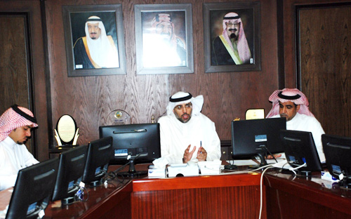 السديري يرأس اجتماع أعمال الصيانة لمدارس الرياض 