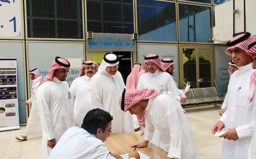 وكيل جامعة الملك سعود لتطوير الأعمال يتفقد عددا من الكليات 