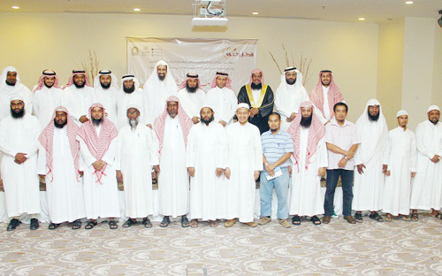 (15) داعية يؤسسون موقعاً إلكترونياً لدعوة غير المسلمين بالخبر 