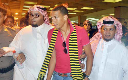 فوزي عبدالغني يقيم مأدبة عشاء 