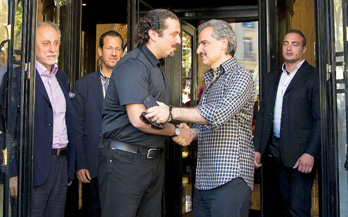 الوليد يجتمع مع الشيخ سعد الحريري في فندق جورج الخامس في باريس 