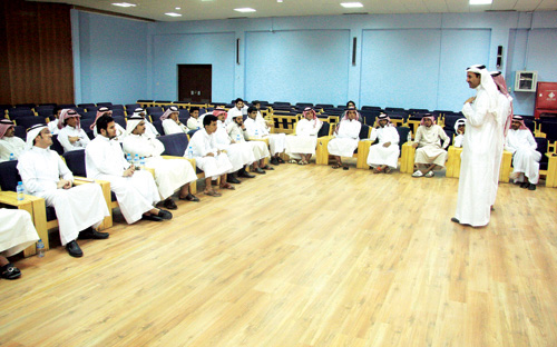 إسكان الطلاب بجامعة الملك سعود يقيم لقاءً تعريفياً للطلاب الصم 