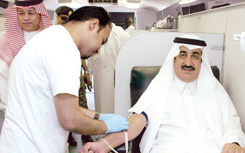مساعد وزير الخارجية لـ(الجزيرة): على كل من يستطيع التبرع بالدم التقدم للمراكز المتخصصة 