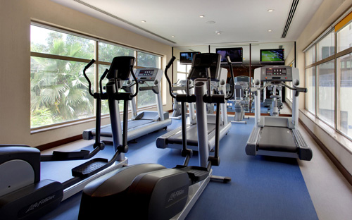 بارك إن باي راديسون الخبر يشجع الحياة الصحية مع Fitness Inn 