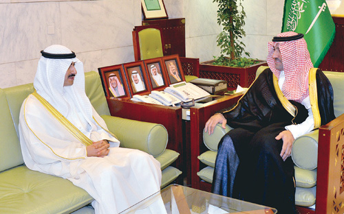 أمير منطقة الرياض بالنيابة يستقبل السفير الكويتي لدى المملكة 