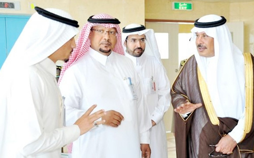 أمير منطقة الباحة يتفقد البرج الطبي بمستشفى الملك فهد 