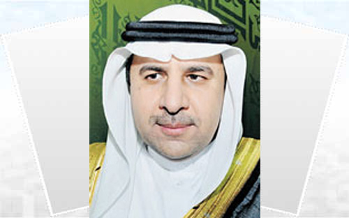 سفير خادم الحرمين بمملكة البحرين يوزع الدعوات لحفل اليوم الوطني 