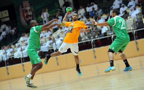 مضر والنور يحققان الانتصار في افتتاح «عربية 30» لكرة اليد 