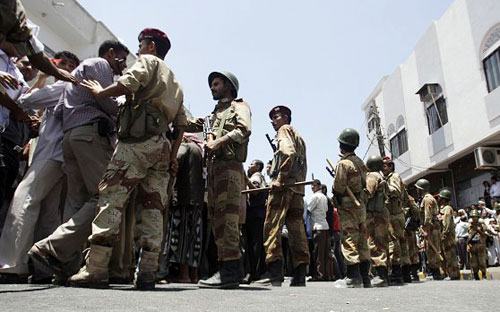 قتيلان في اقتحام مسلحين لمقر عسكري في جنوب اليمن 