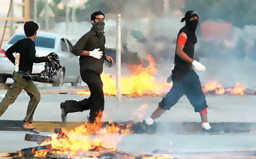 البحرين.. السجن المؤبد لتسعة إرهابيين بتهمة تصنيع المتفجرات 