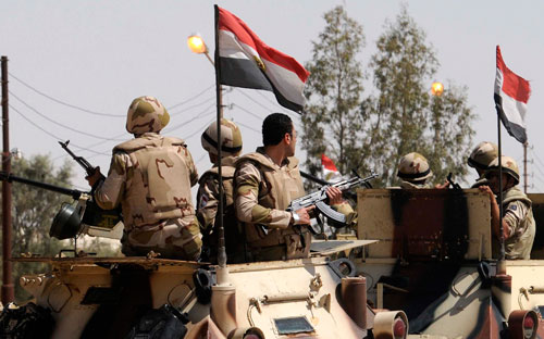 الجيش المصري يتهم اللجان الإلكترونية للإخوان بمحاولة تشويه صورته 