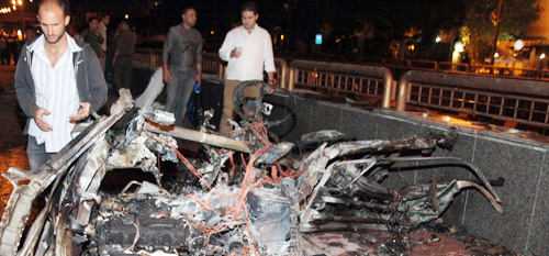 استهداف مبنى التلفزيون السوري بمفخختين بقلب دمشق 
