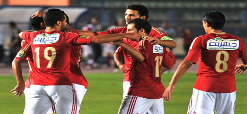«كاف» يوقف مدرب الأهلي المصري أمام القطن الكاميروني 