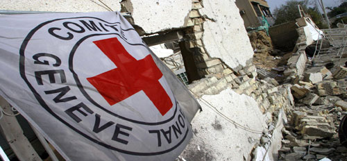 الصليب الأحمر يواصل مهامه بعد خطف عدد من موظفيه 