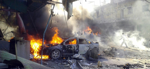 المرصد: مقتل 27 شخصاً في تفجير سيارة مفخخة في شمال سوريا 