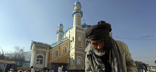 مقتل حاكم إقليم لوجار في هجوم على مسجد بأفغانستان 