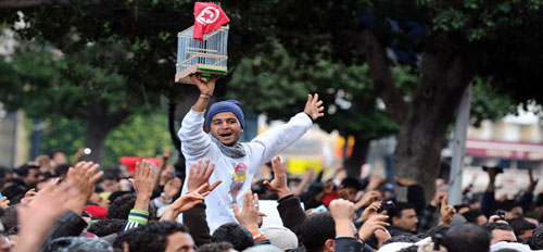 تعبئة شعبية بتونس بمسيرات ضخمة للضغط على الترويكا 
