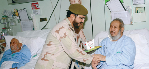 معايدة المرضى المنومين بمستشفى القوات المسلحة بالجنوب 
