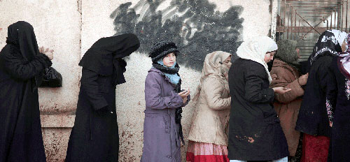 قوات نظام الأسد تقصف ريف حلب ودير الزور