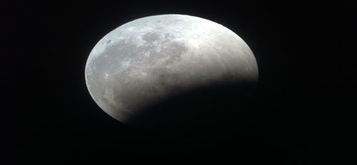 الزعاق: خسوف القمر السبت كاذب 
