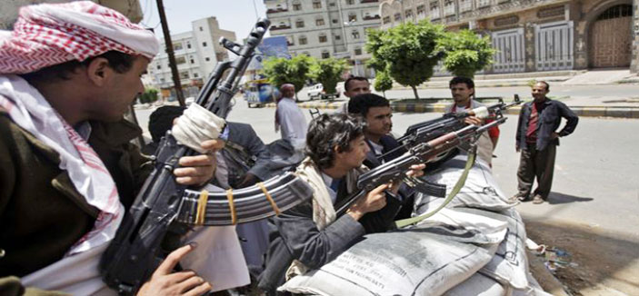 مقتل أربعة أشخاص على الأقل في اشتباكات بوسط اليمن بين الجيش والقبائل 