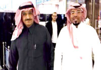 أمير منطقة الرياض يتسوق برفقة أطفاله وأحفاده 