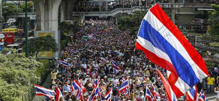 المحتجون في تايلاند يواصلون مسيراتهم 