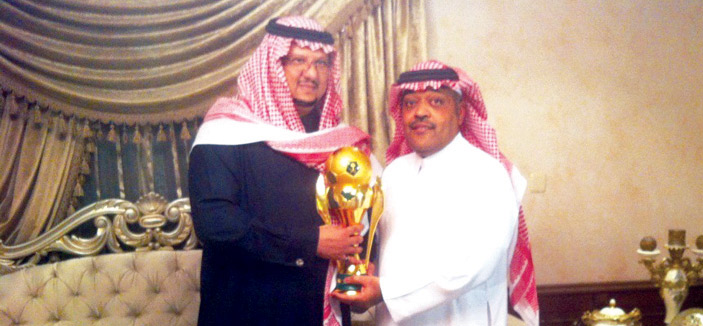 sp 190 1 صور كأس ولي العهد في منزل الأمير فيصل بن عبدالرحمن رئيس نادي النصر