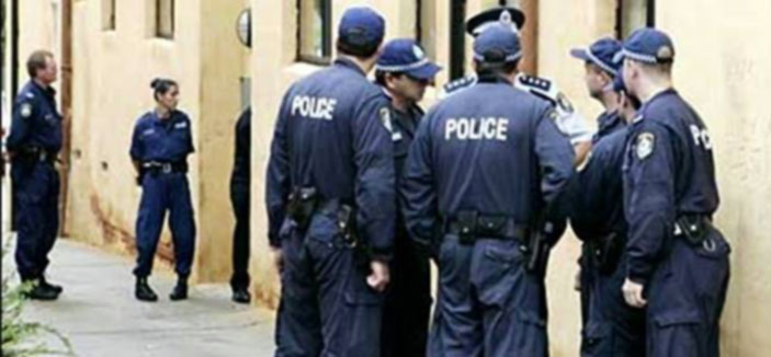أسترالي يرزق بمولود أثناء مطاردة الشرطة له 