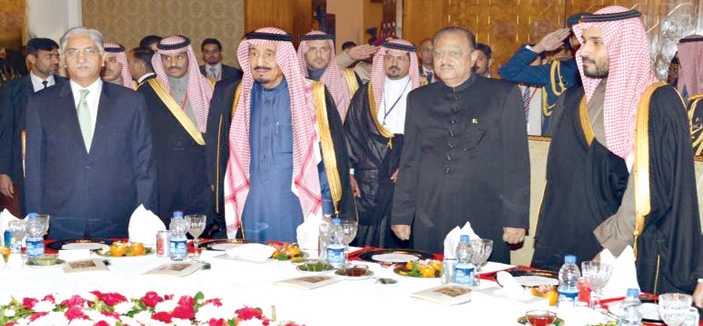 الرئيس الباكستاني يقيم مأدبة عشاء تكريماً لسمو ولي العهد 