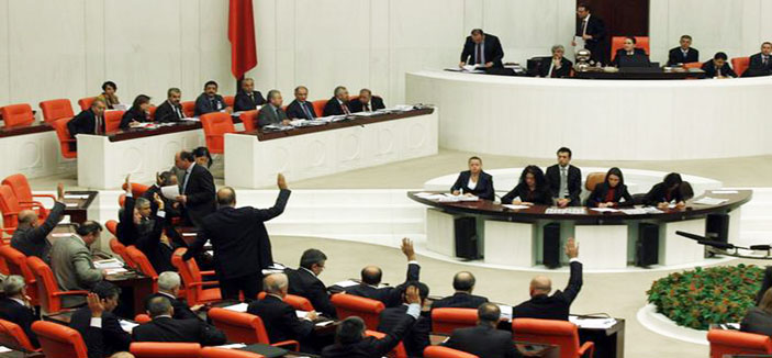 البرلمان التركي يلغي المحاكم الخاصة التي حاكمت ضباطاً متهمين بالتآمر   