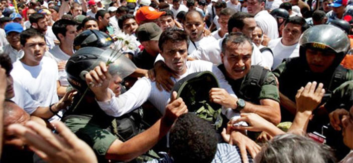 المعارضة الفنزويلية تحشد في الشارع لإسقاط الحكومة 