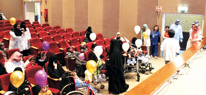 إدارة الخدمة الاجتماعية بمدينة الملك عبد العزيز الطبية تنظم فعاليات اليوم العالمي لمرضى أورام الأطفال 