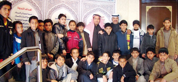 مكتب الندوة بالقصيم يستضيف طلاب الإمام مجاهد الابتدائية 
