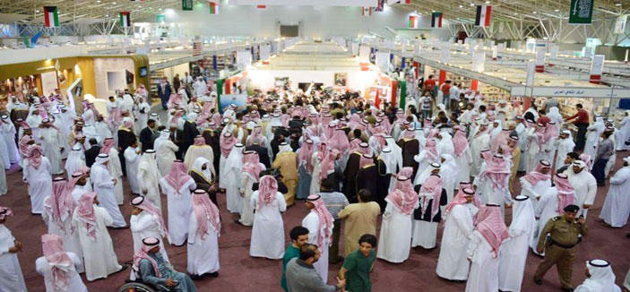 مليونا زائر لمعرض الرياض وصغار يتمسكون بالكتاب الورقي 